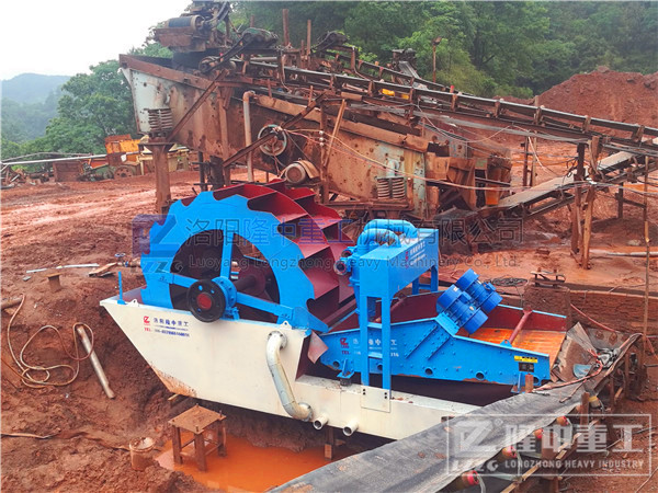 隆中時(shí)產(chǎn)100噸的鵝卵石洗砂機(jī)價(jià)格得多少？